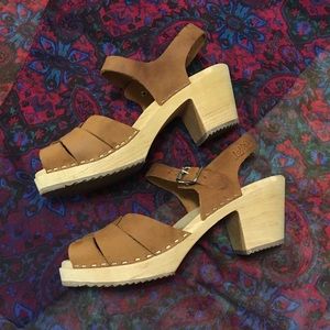 Lotta clogs size 40... please read description